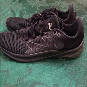 New Balance Black Men's Fresh Foam Athletic  Running Shoes
